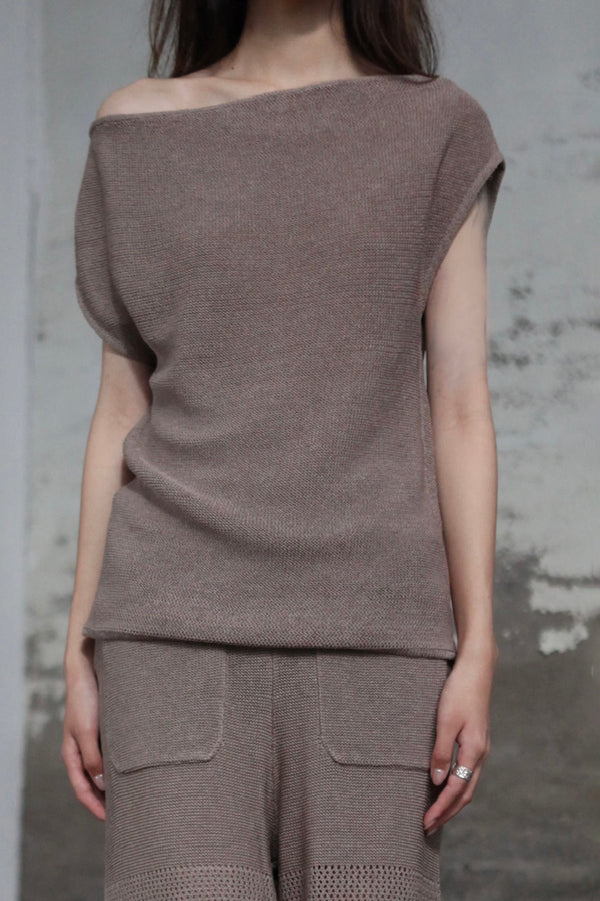 INTO THE EAST 25 Spring/Summer Black/Khaki Gray One-shoulder Drop Shoulder Knit Top ITE-E1DGSS006GY20KT-KQH Khaki Gray